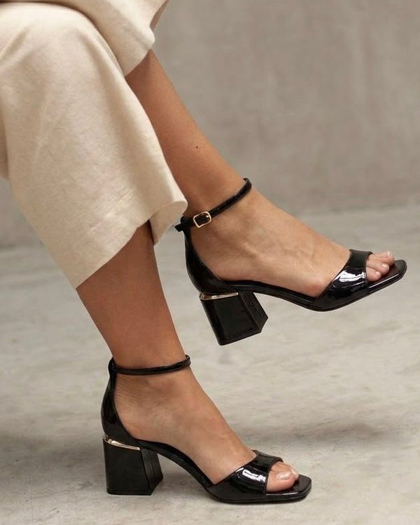 Sandalia Vera Charol Negro