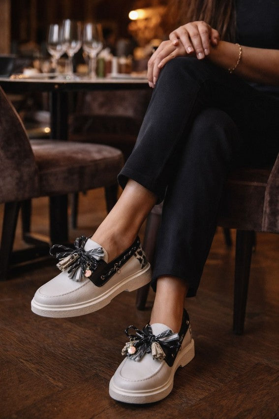 Mocasin Nitida Off White X Negro